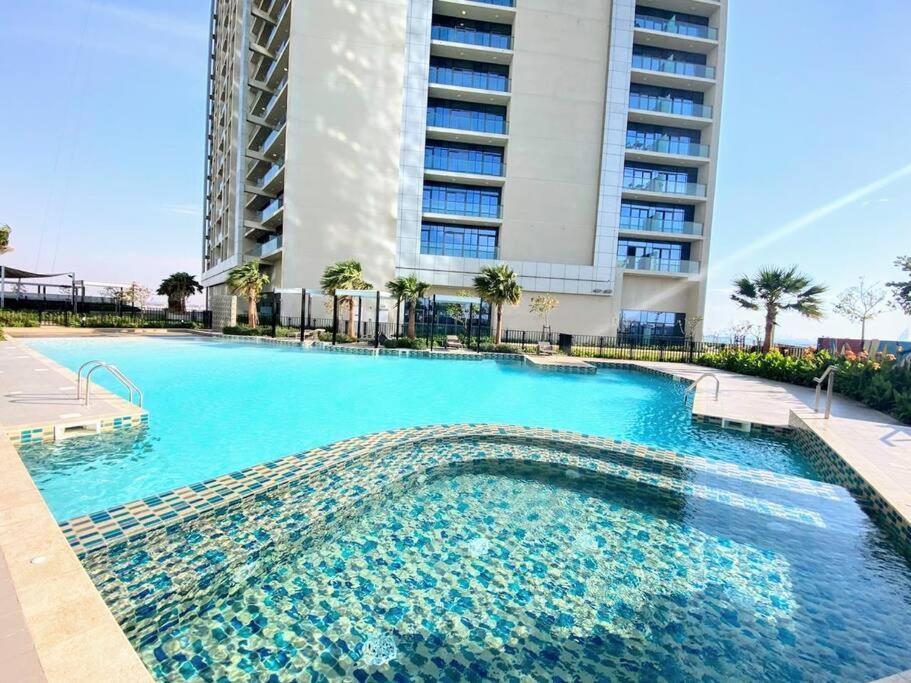Like - 2301 Feel The Luxury By Renting Modern Dubai