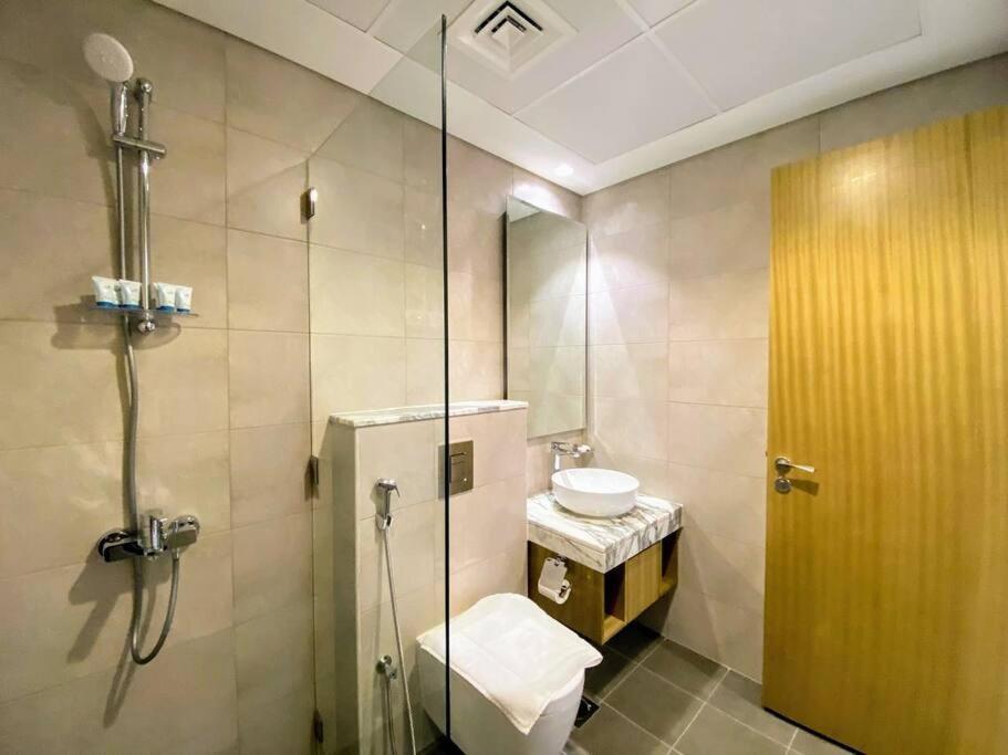 Like - 2301 Feel The Luxury By Renting Modern Dubai